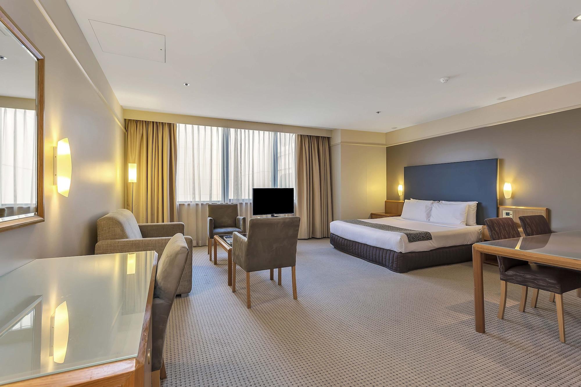 Stamford Plaza Adelaide Hotel Exterior foto A suite at the hotel
