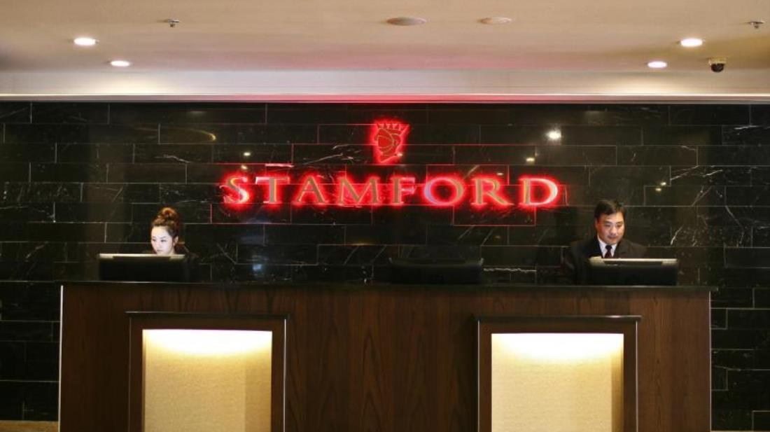 Stamford Plaza Adelaide Hotel Exterior foto Stamford logo at the reception of the hotel