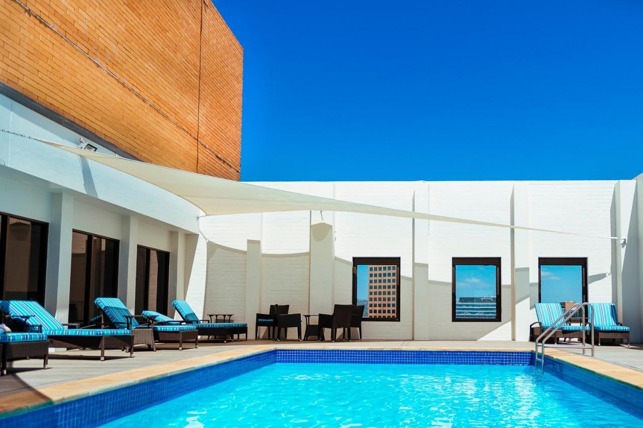 Stamford Plaza Adelaide Hotel Exterior foto The pool at the W Doha