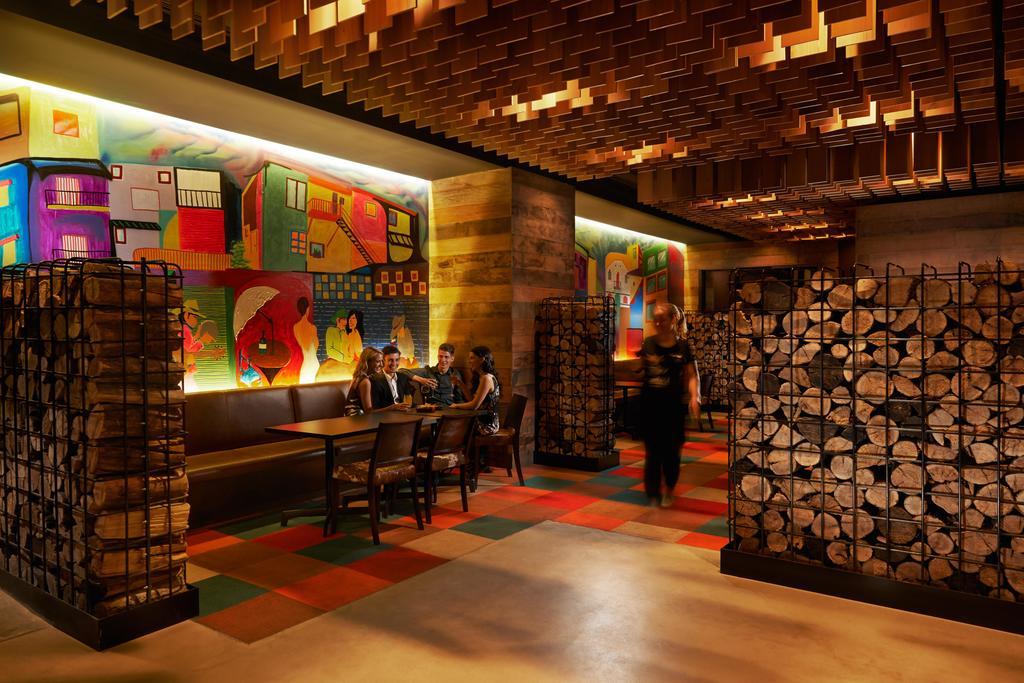 Stamford Plaza Adelaide Hotel Exterior foto Interior of a typical restaurant